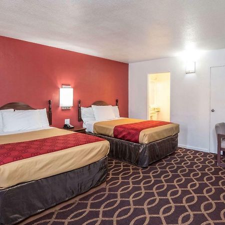 Econo Lodge University Tucson Bagian luar foto