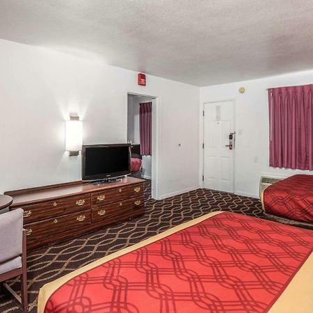 Econo Lodge University Tucson Bagian luar foto