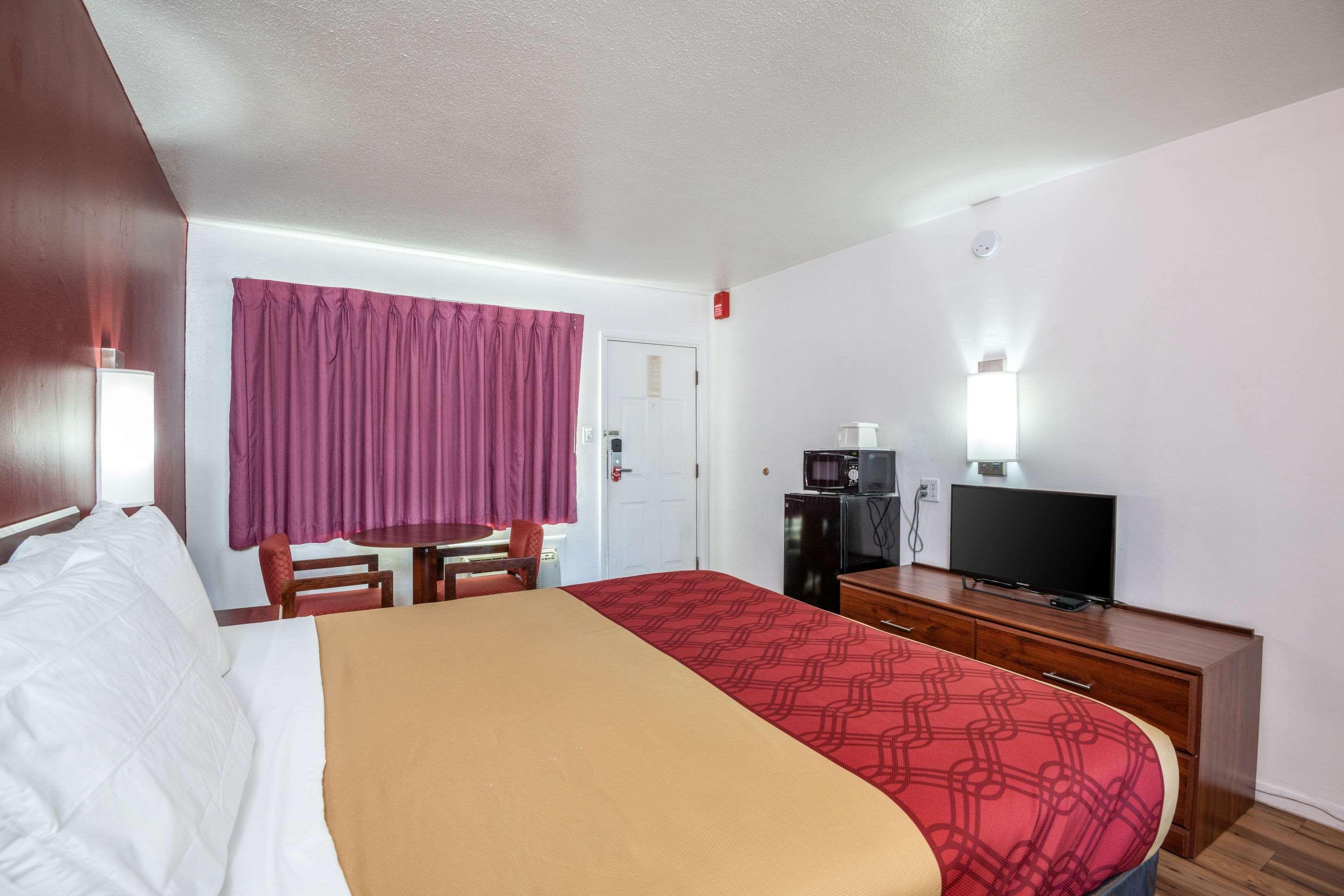 Econo Lodge University Tucson Bagian luar foto