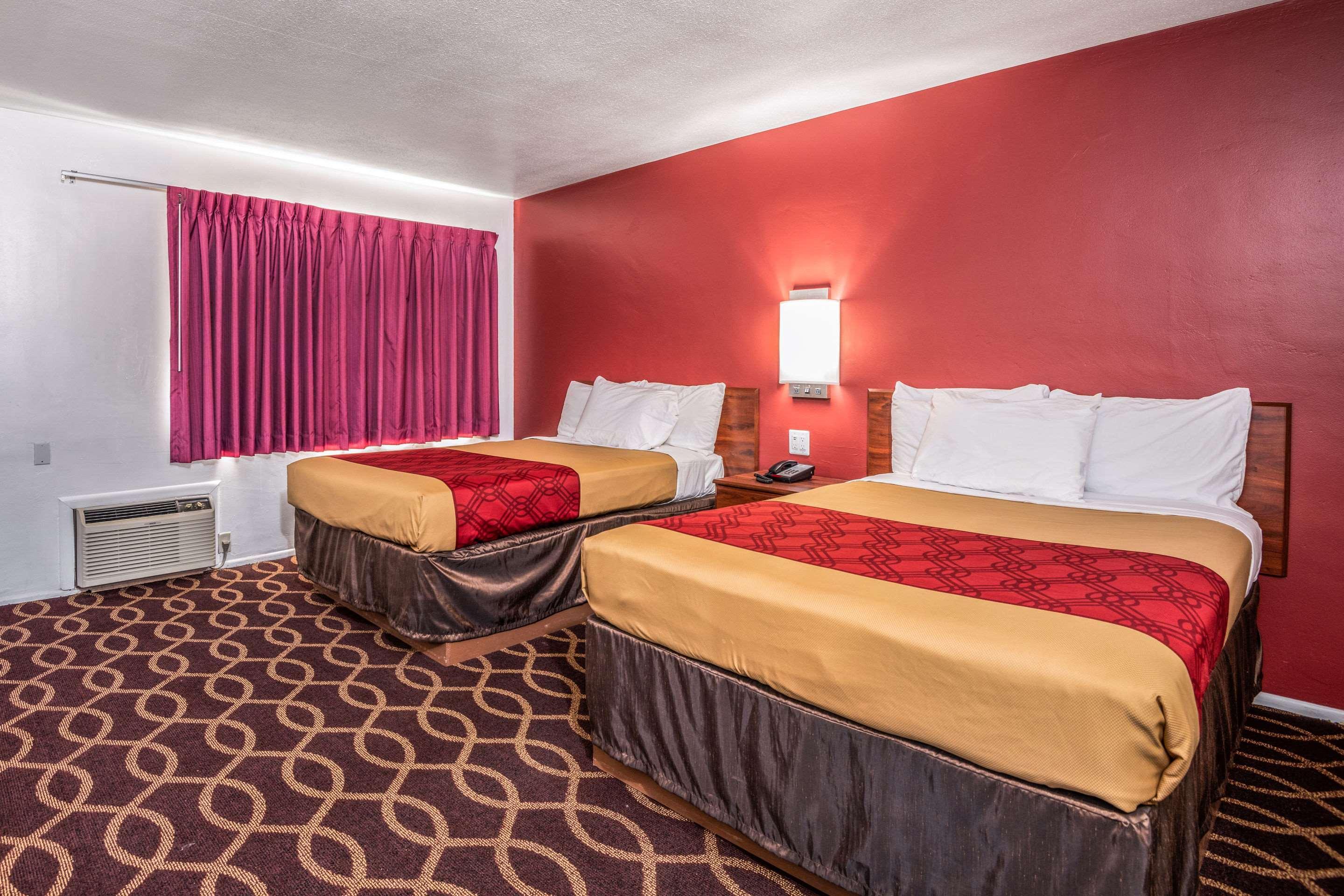 Econo Lodge University Tucson Bagian luar foto